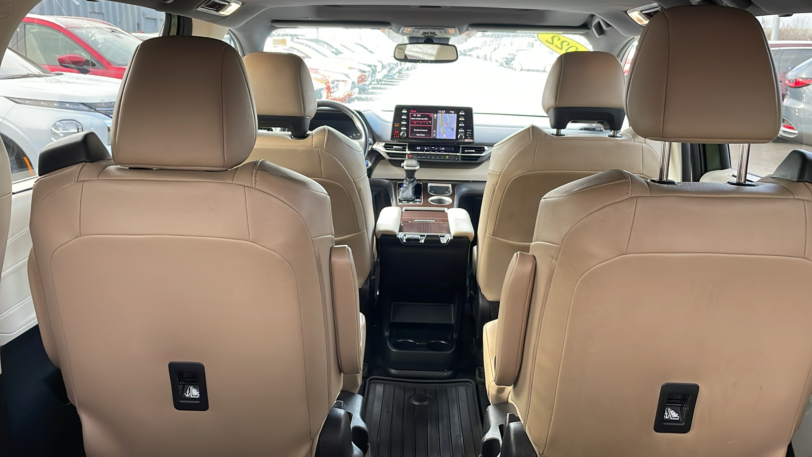 2022 Toyota Sienna XLE 9