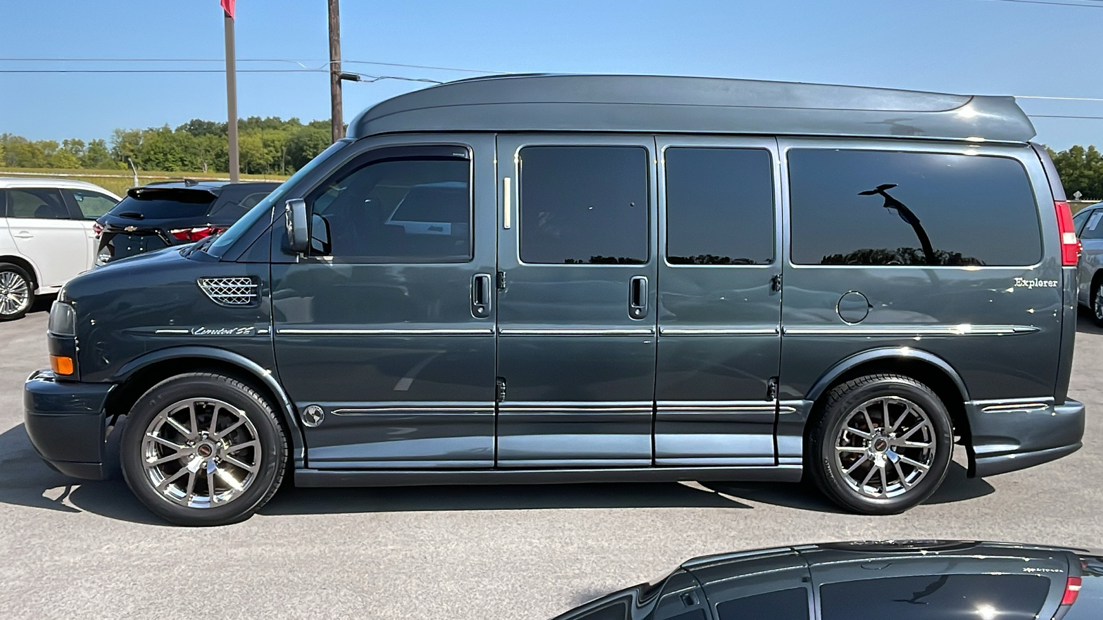 2014 GMC Savana Cargo Van Upfitter 4