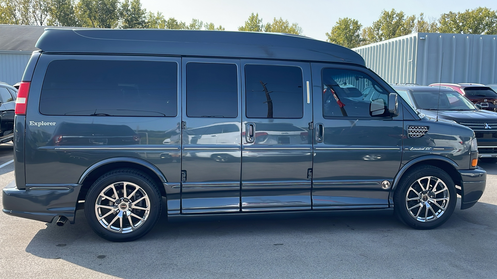 2014 GMC Savana Cargo Van Upfitter 16