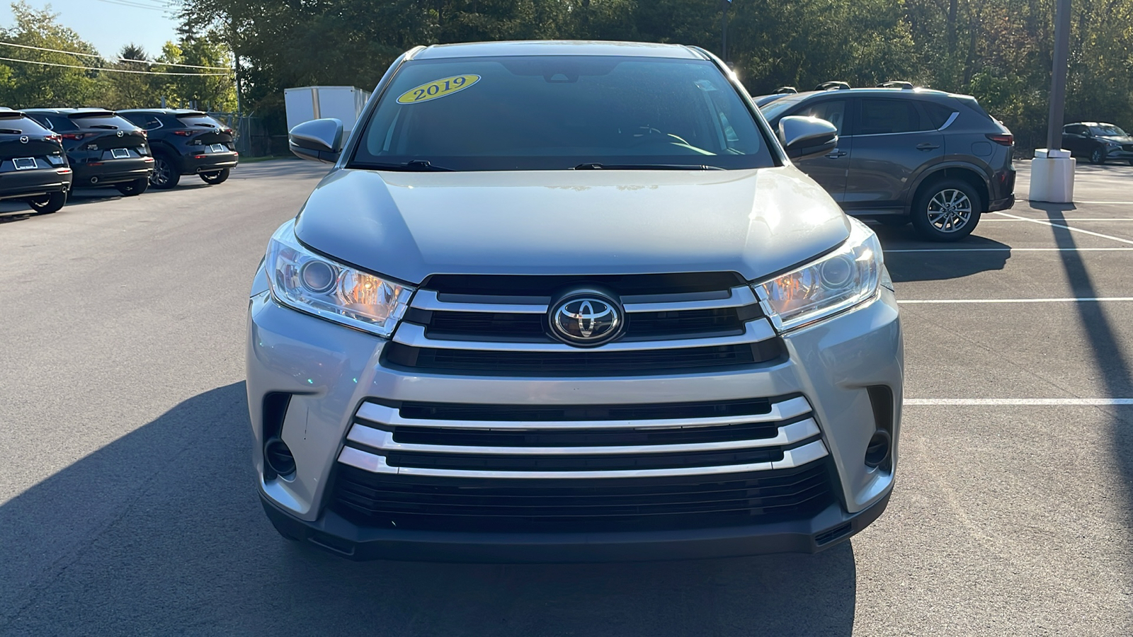 2019 Toyota Highlander LE 2