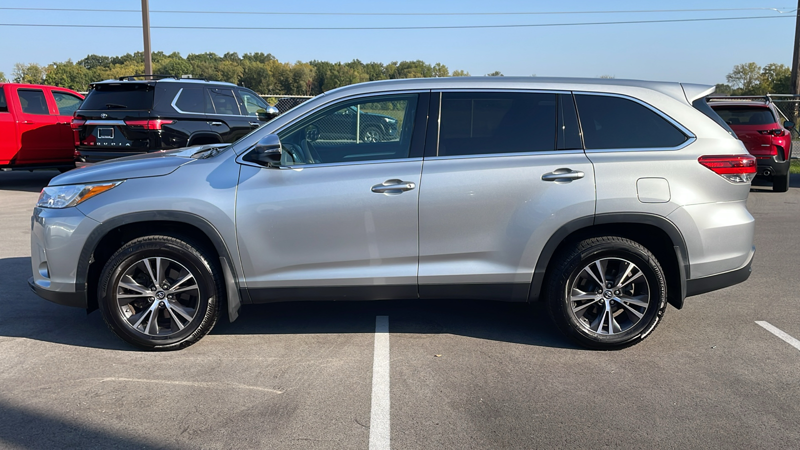 2019 Toyota Highlander LE 4