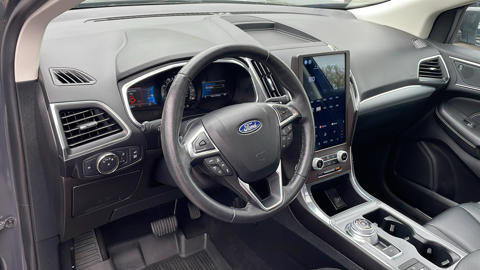 2021 Ford Edge Titanium 22