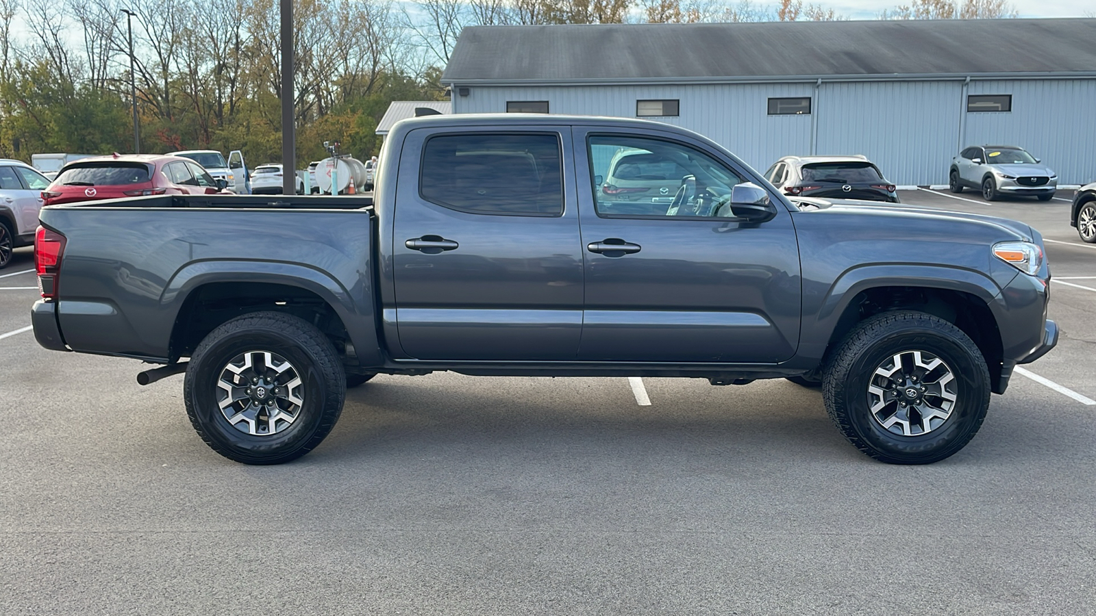 2020 Toyota Tacoma 4WD SR5 12