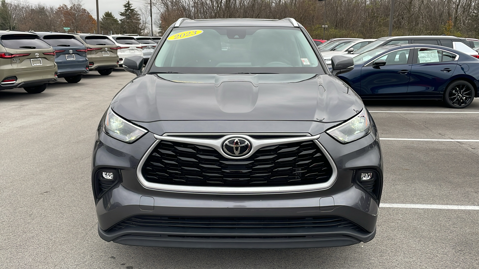 2023 Toyota Highlander XLE 2