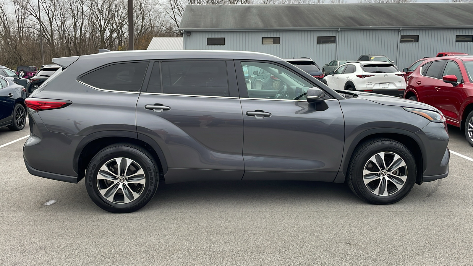 2023 Toyota Highlander XLE 13