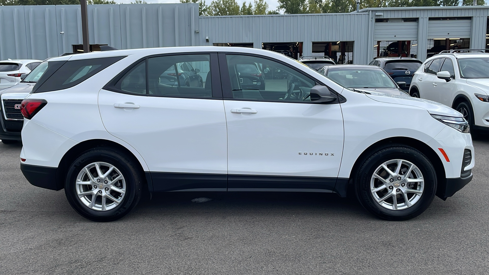 2024 Chevrolet Equinox LS 11