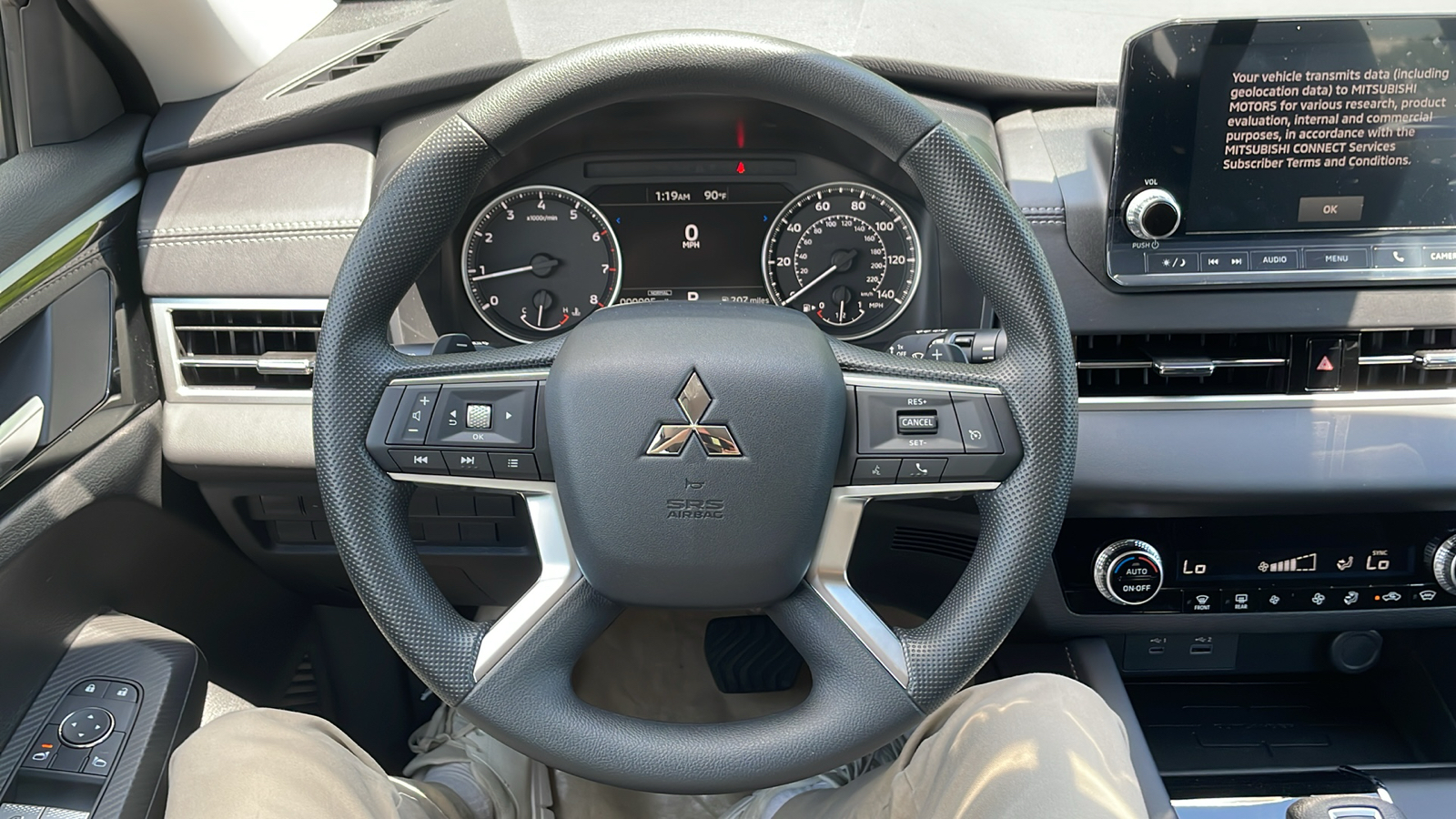 2024 Mitsubishi Outlander ES 28