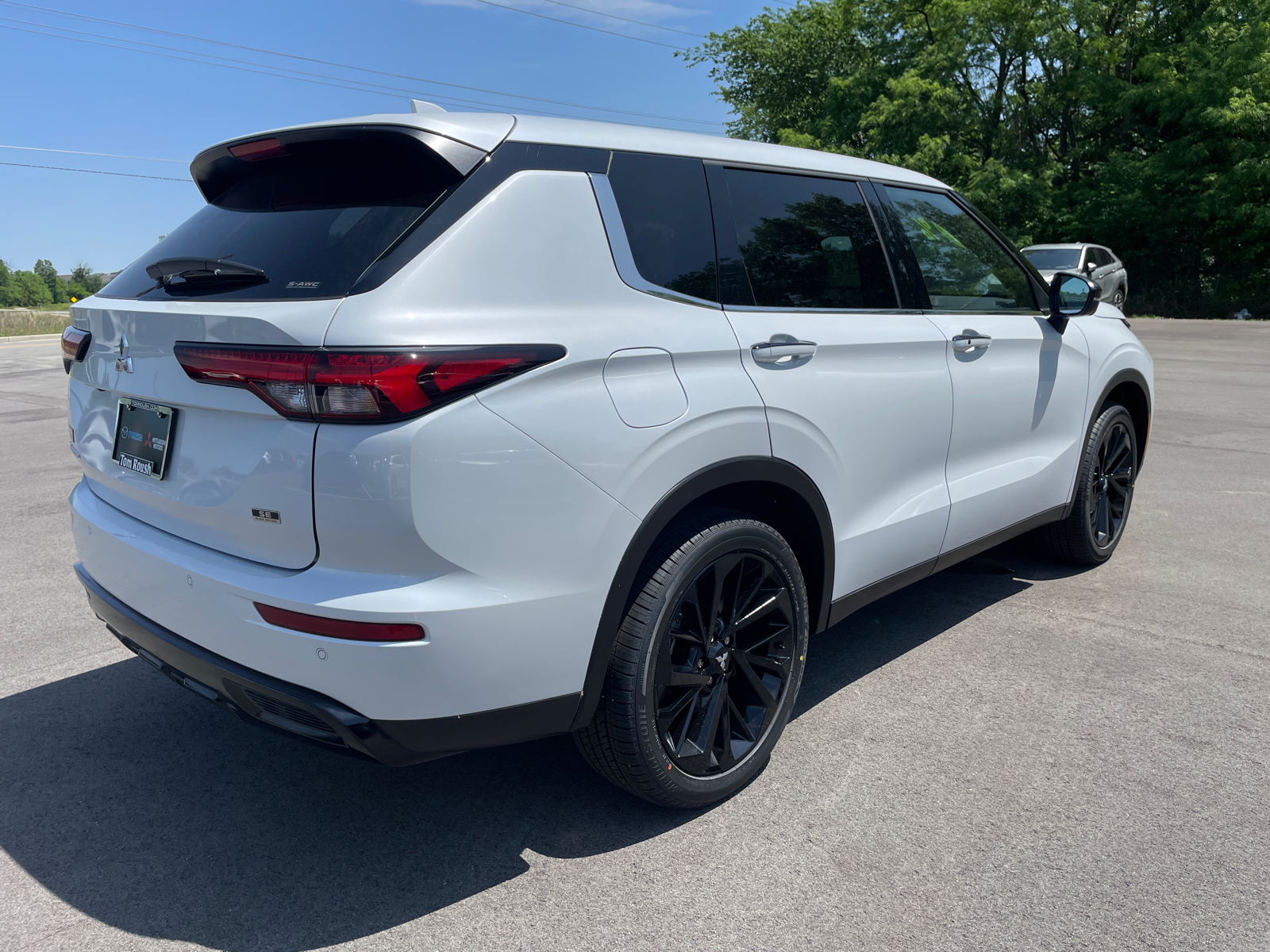 2024 Mitsubishi Outlander SE Black Edition w/Pano Roof 8