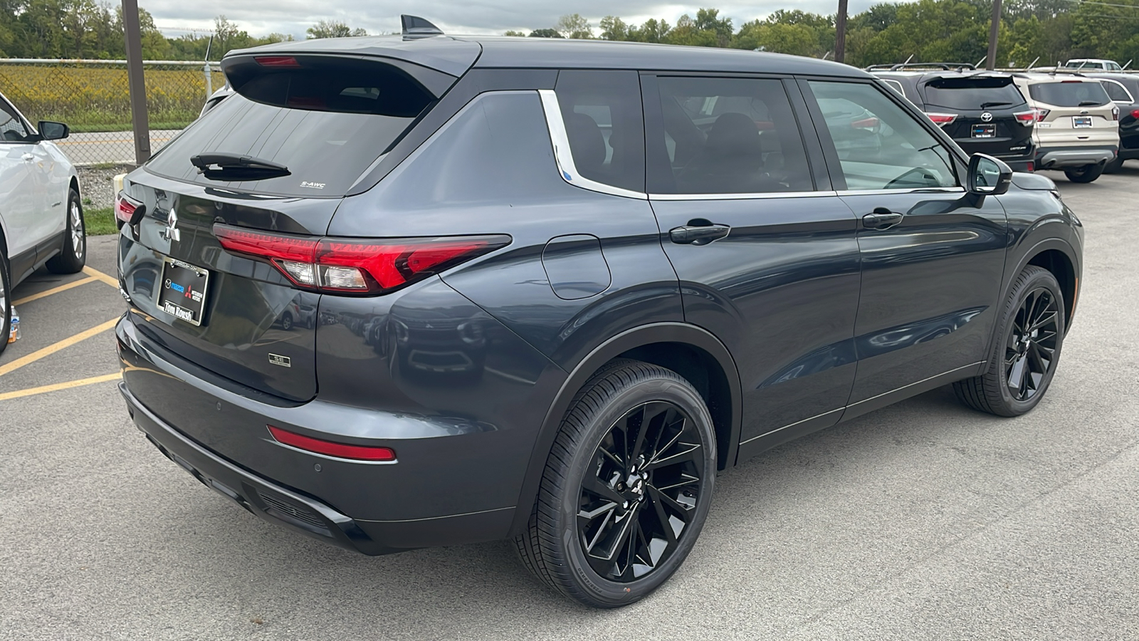 2024 Mitsubishi Outlander SE Black Edition w/Pano Roof 13