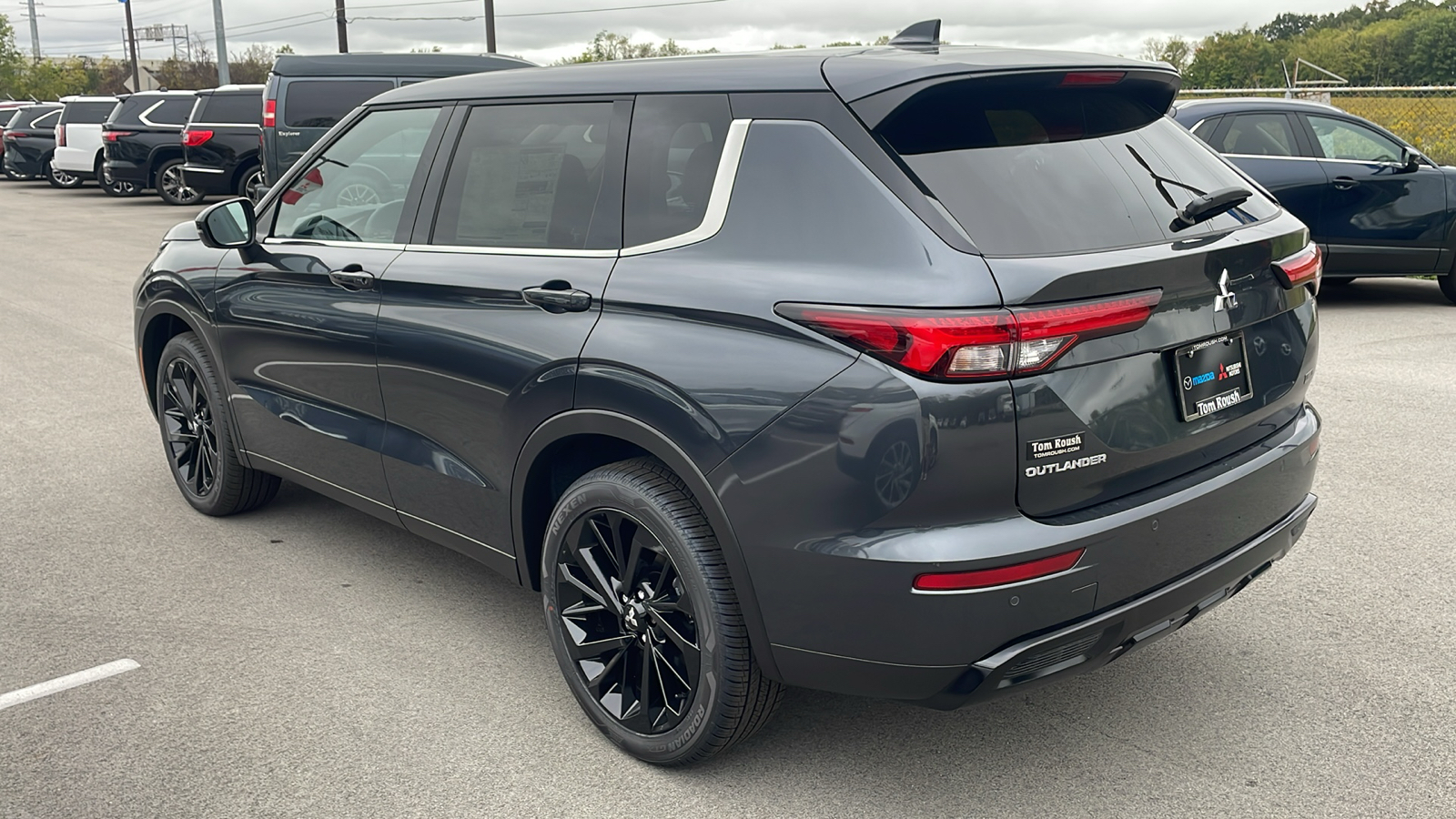 2024 Mitsubishi Outlander SE Black Edition w/Pano Roof 5