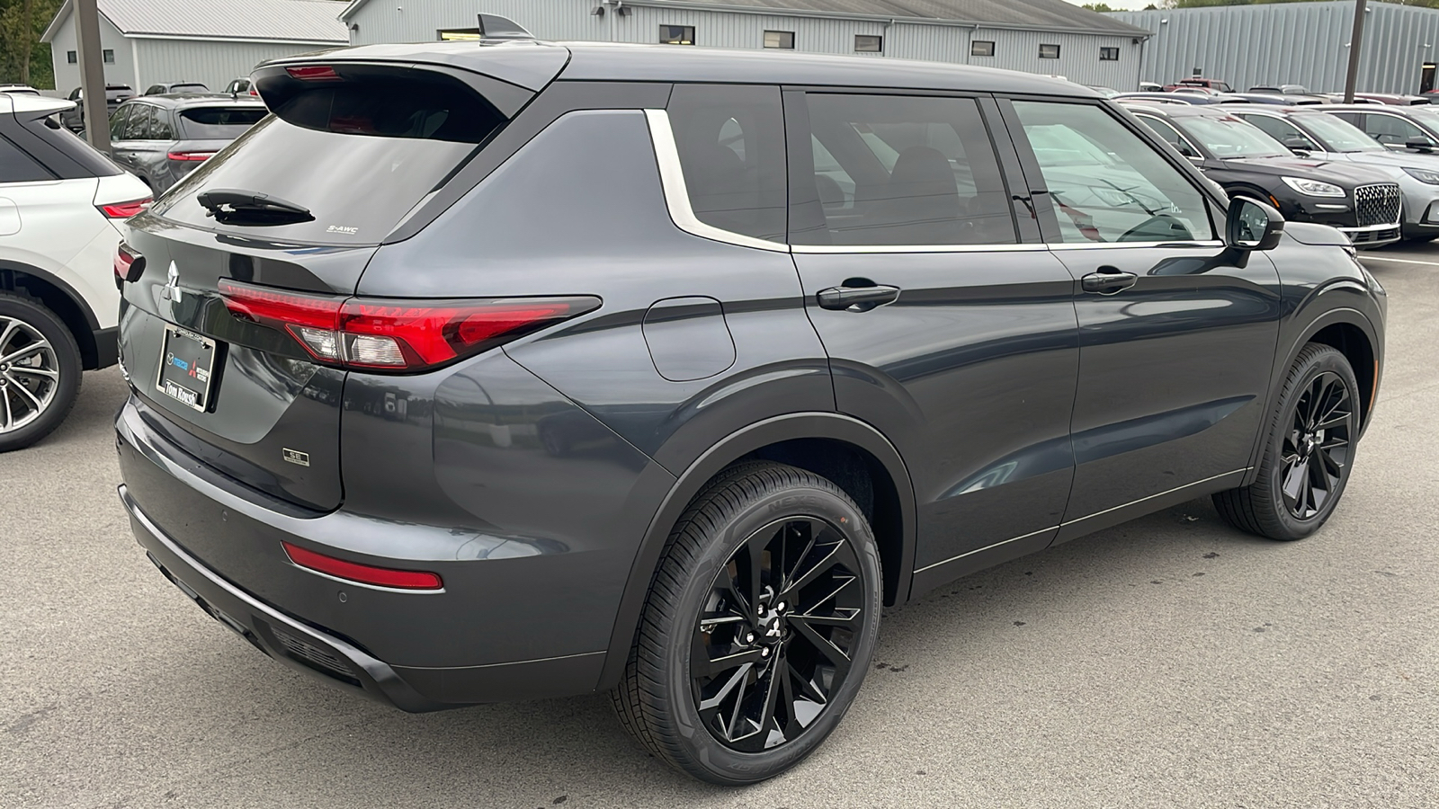 2024 Mitsubishi Outlander SE Black Edition w/Pano Roof 13