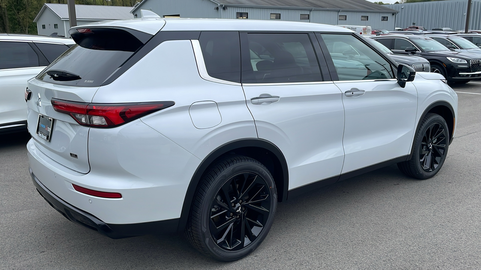 2024 Mitsubishi Outlander SE Black Edition w/Pano Roof 14