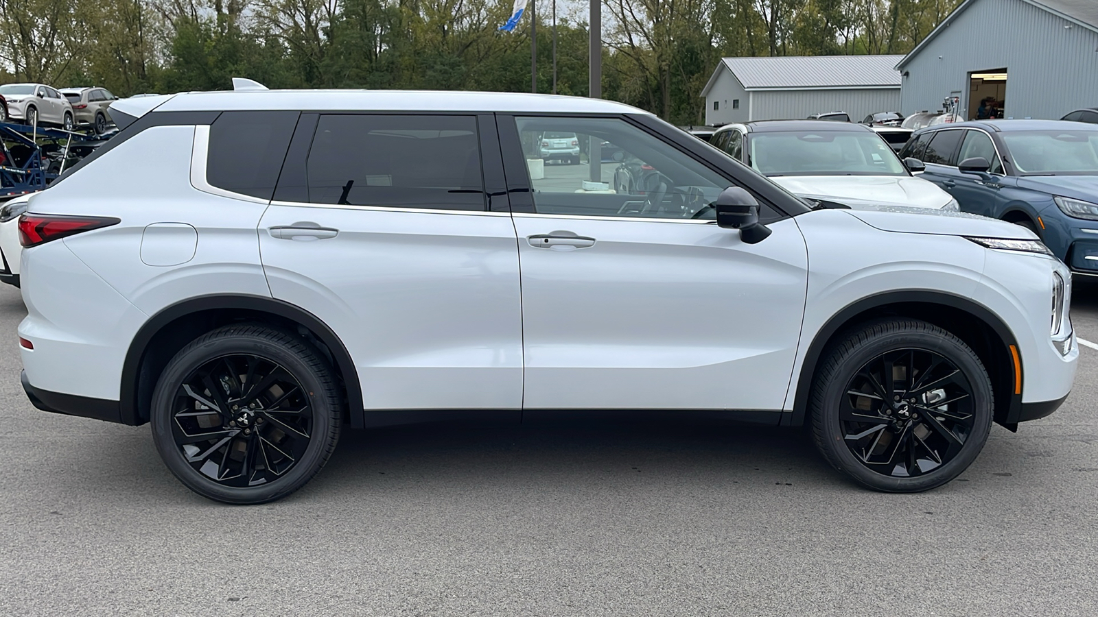 2024 Mitsubishi Outlander SE Black Edition w/Pano Roof 15