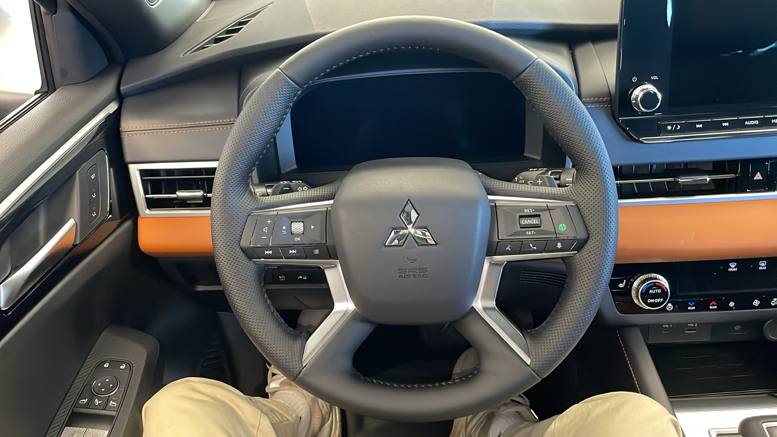 2024 Mitsubishi Outlander Plug-In Hybrid SEL 44