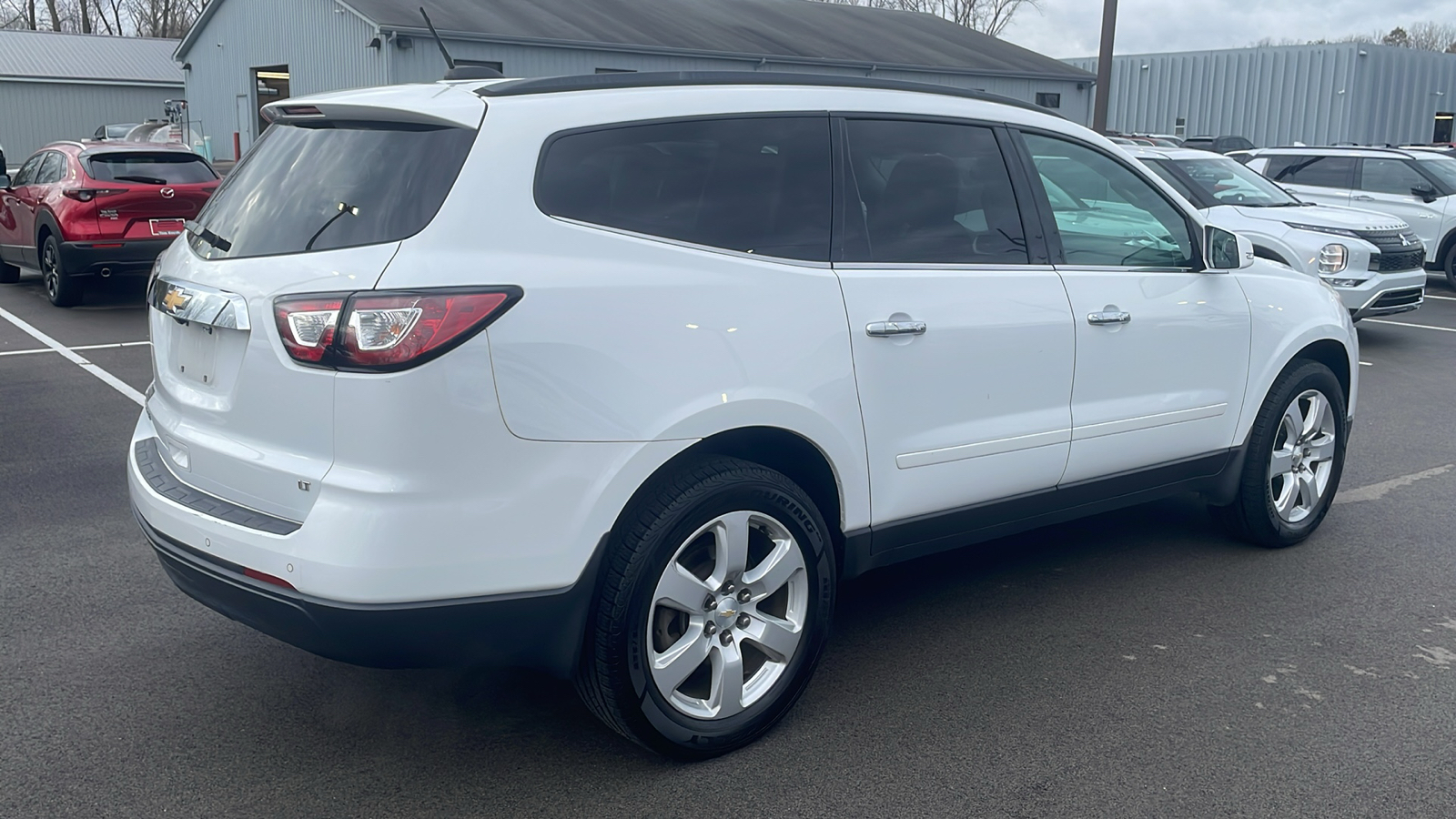 2017 Chevrolet Traverse LT 11