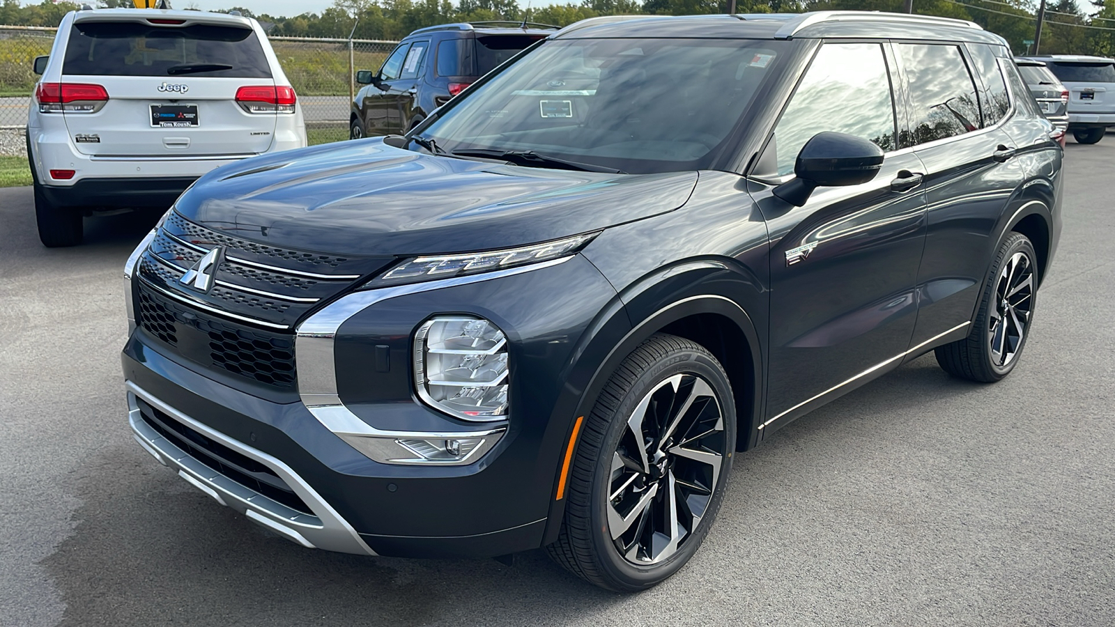 2025 Mitsubishi Outlander Plug-In Hybrid SEL 3