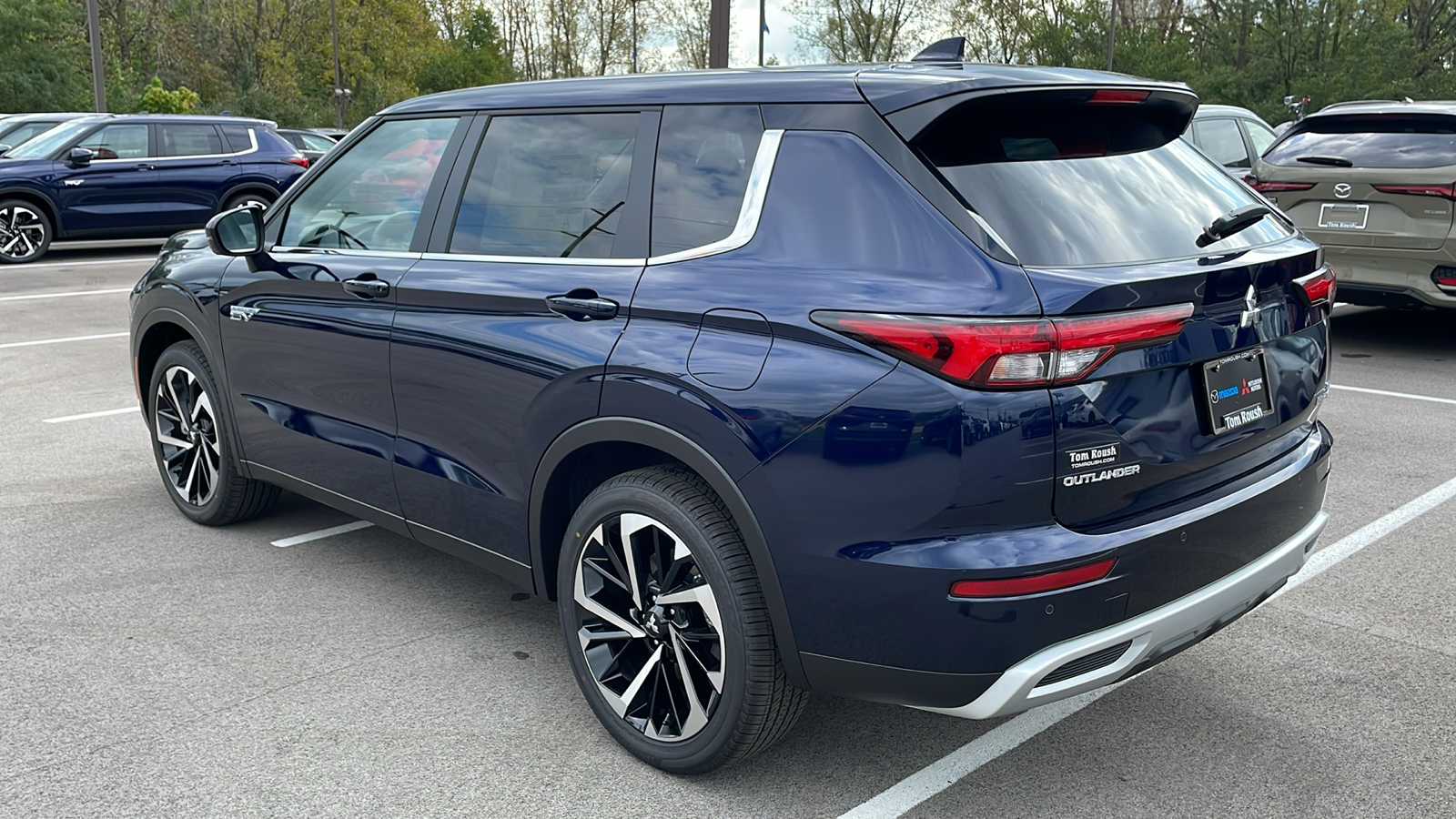 2025 Mitsubishi Outlander Plug-In Hybrid SE 5