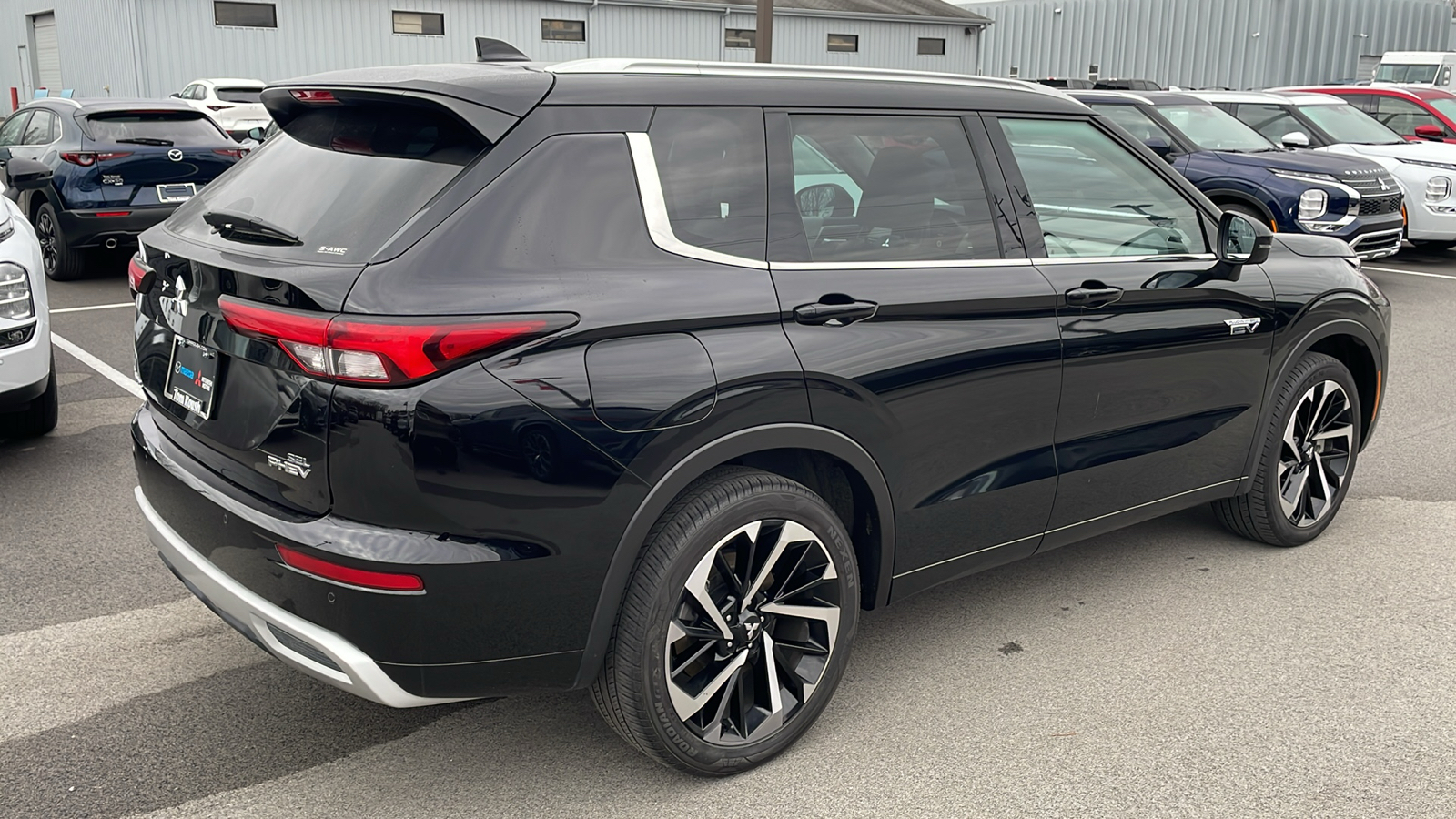 2023 Mitsubishi Outlander PHEV SEL 14