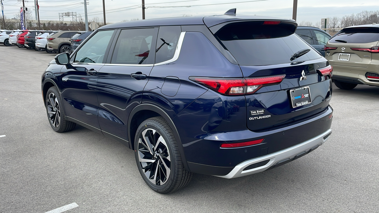 2025 Mitsubishi Outlander Plug-In Hybrid SE 5