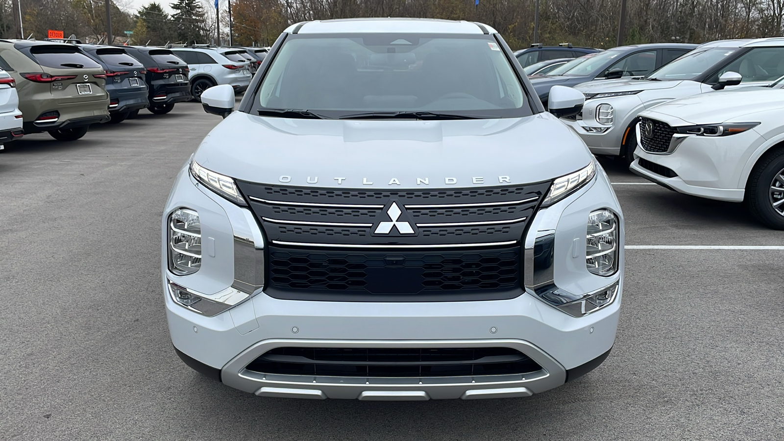 2025 Mitsubishi Outlander Plug-In Hybrid SE 2