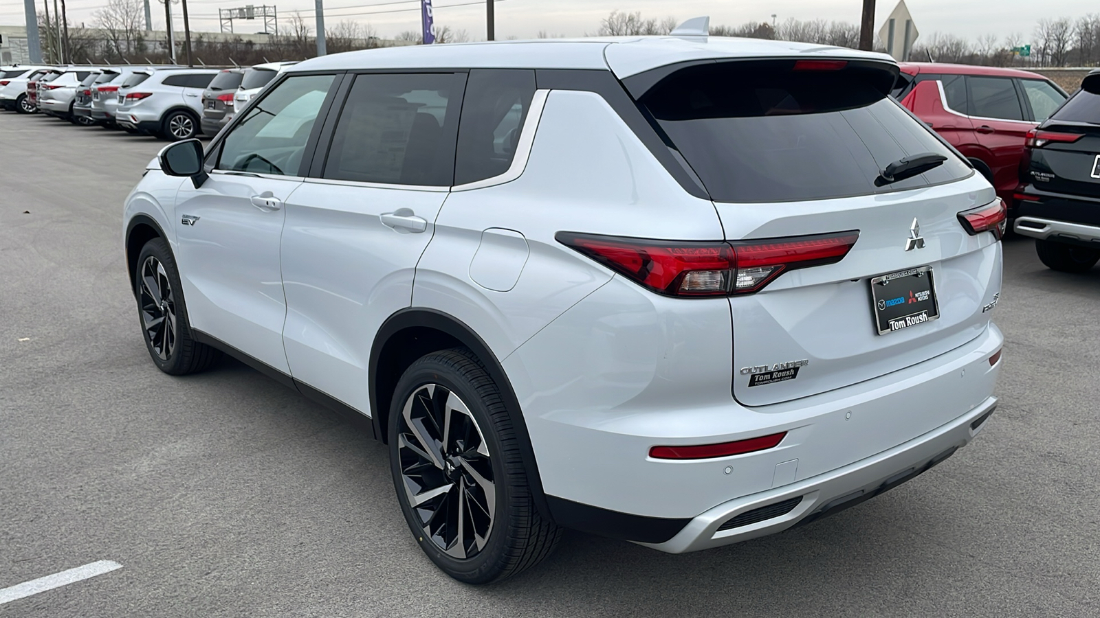 2025 Mitsubishi Outlander Plug-In Hybrid SE 5