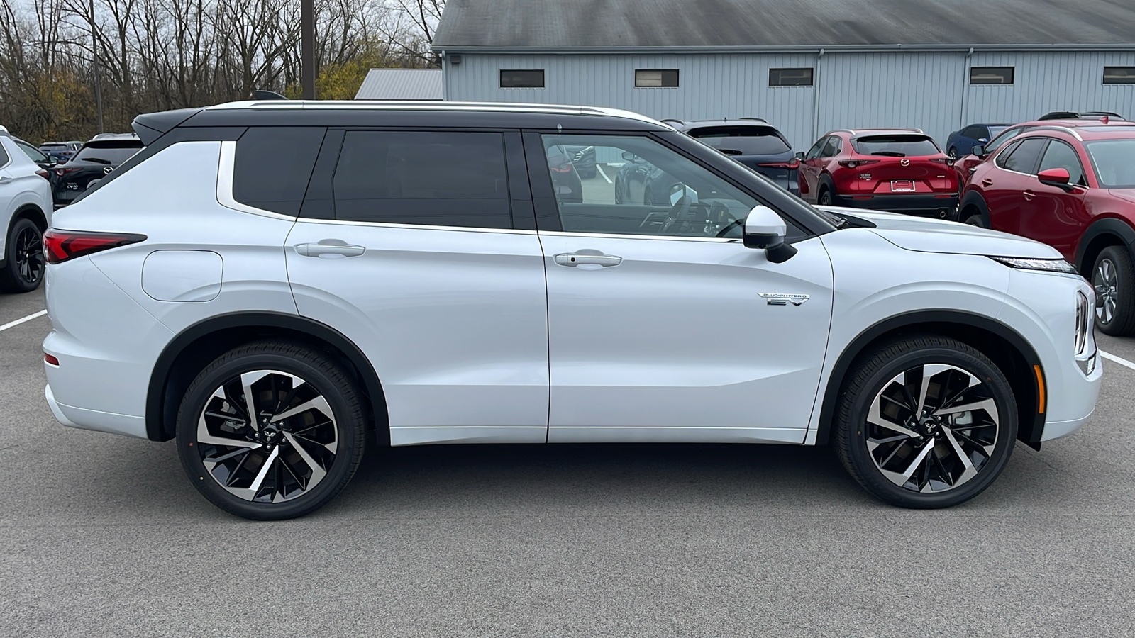 2025 Mitsubishi Outlander Plug-In Hybrid SEL 15