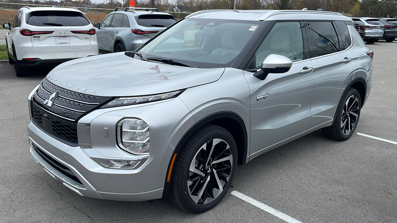 2025 Mitsubishi Outlander Plug-In Hybrid SEL 3