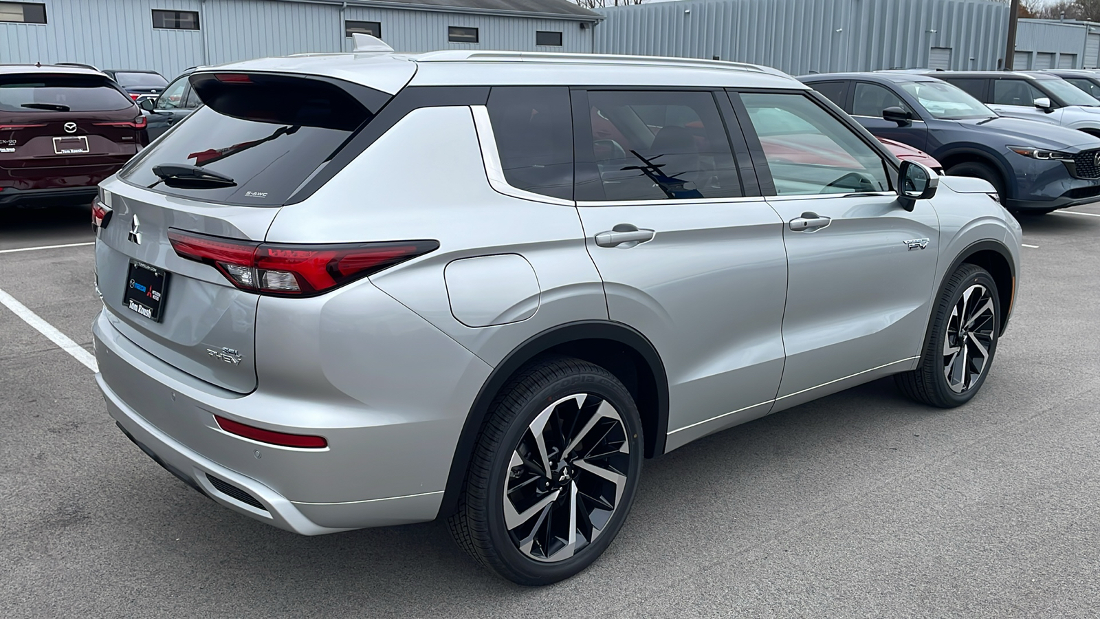 2025 Mitsubishi Outlander Plug-In Hybrid SEL 14