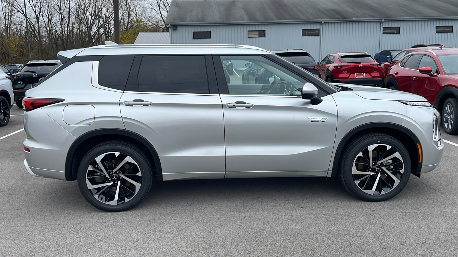 2025 Mitsubishi Outlander Plug-In Hybrid SEL 15