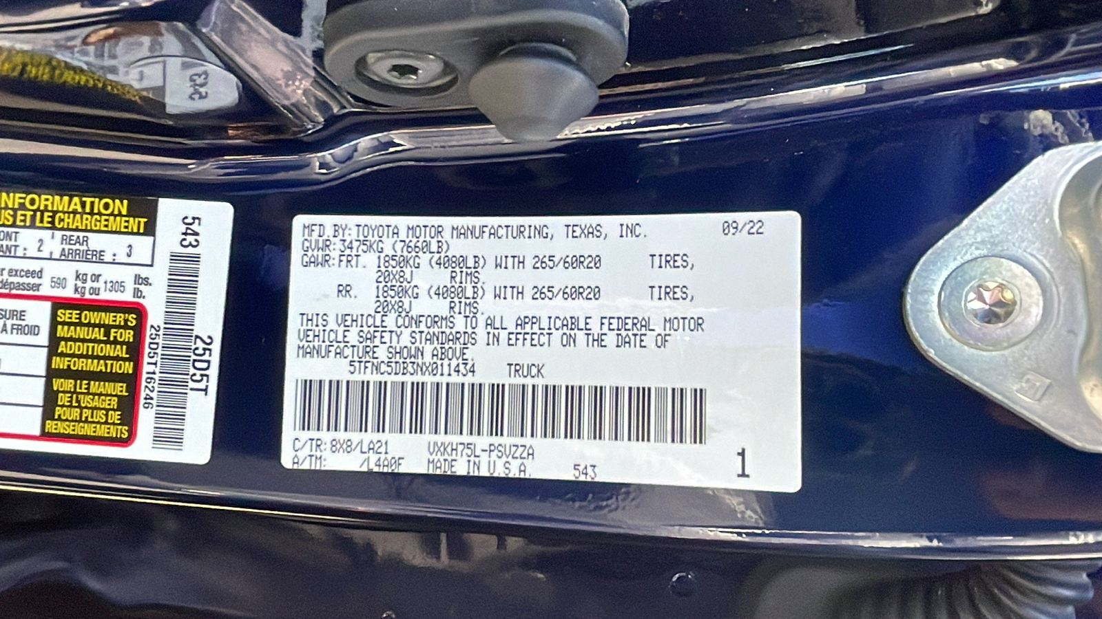 2022 Toyota Tundra 4WD Platinum Hybrid 16