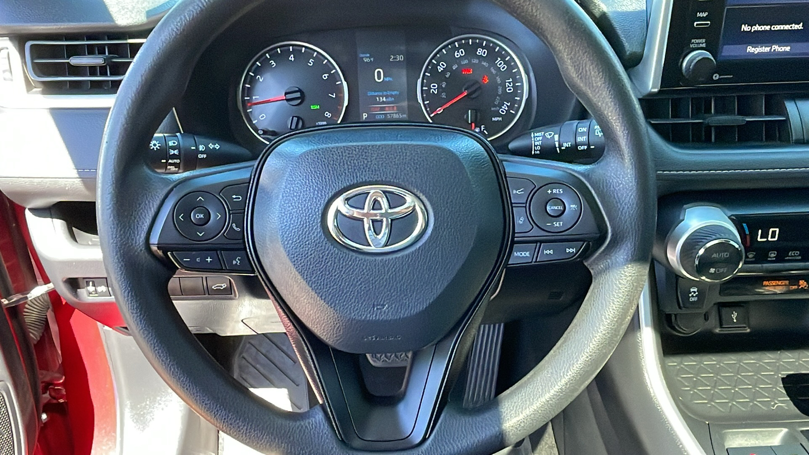 2020 Toyota RAV4 XLE 8