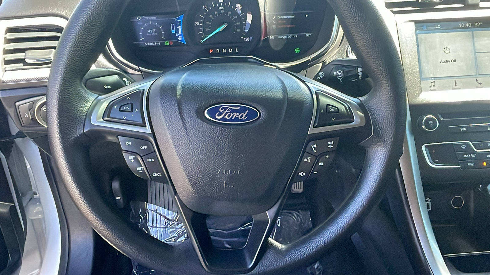 2017 Ford Fusion Hybrid SE 8