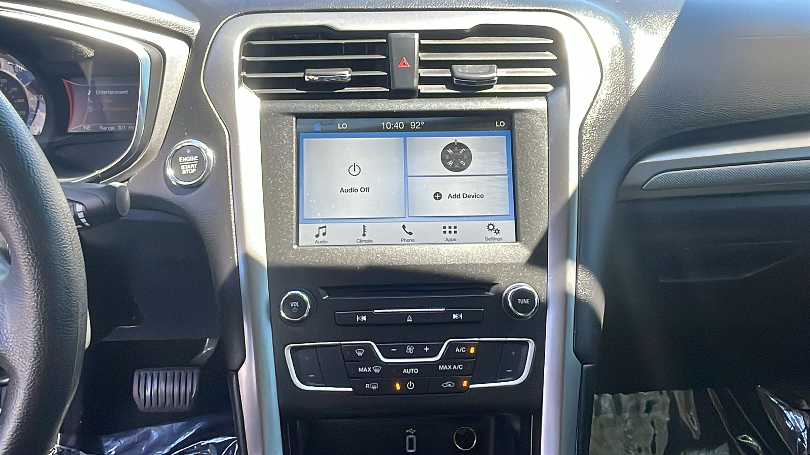 2017 Ford Fusion Hybrid SE 11