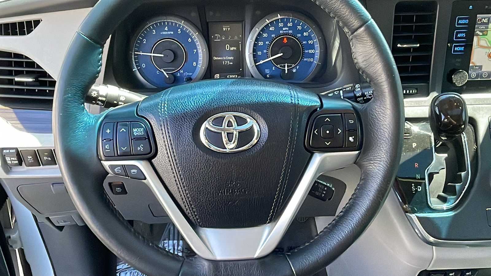 2017 Toyota Sienna XLE 8