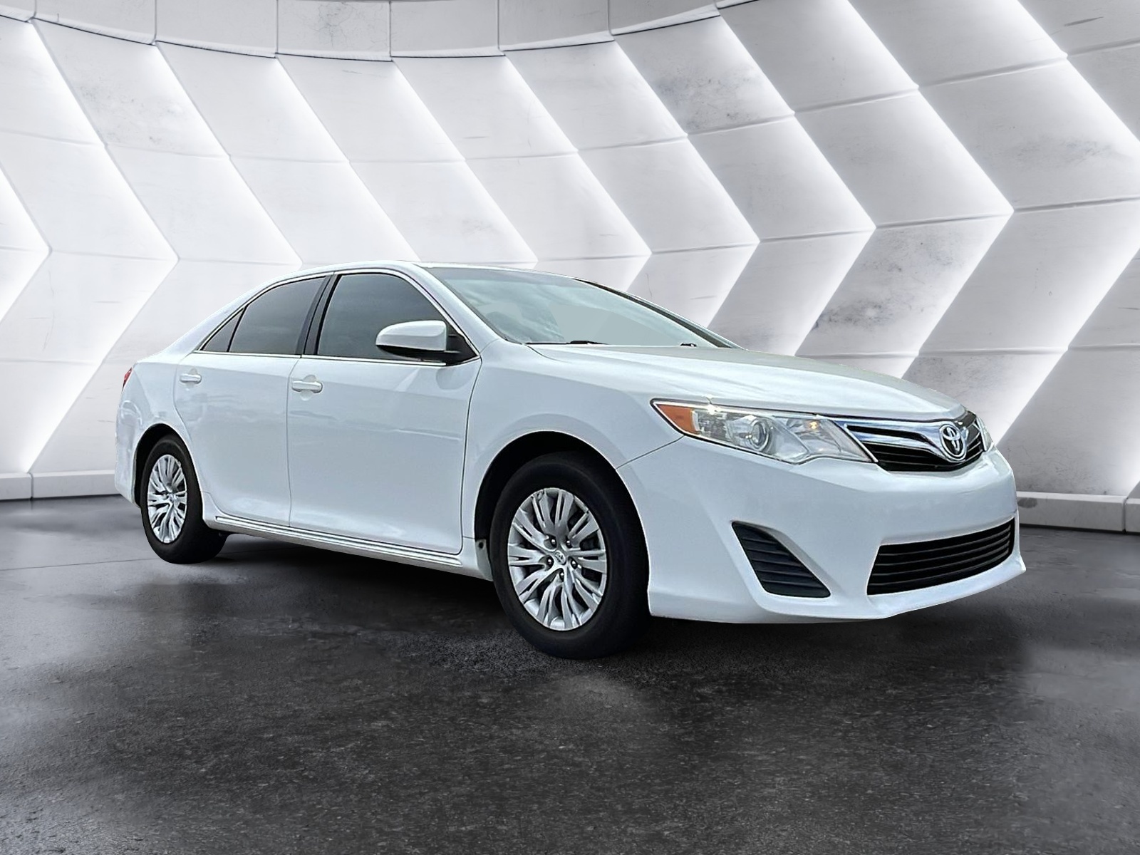 2014 Toyota Camry LE 1