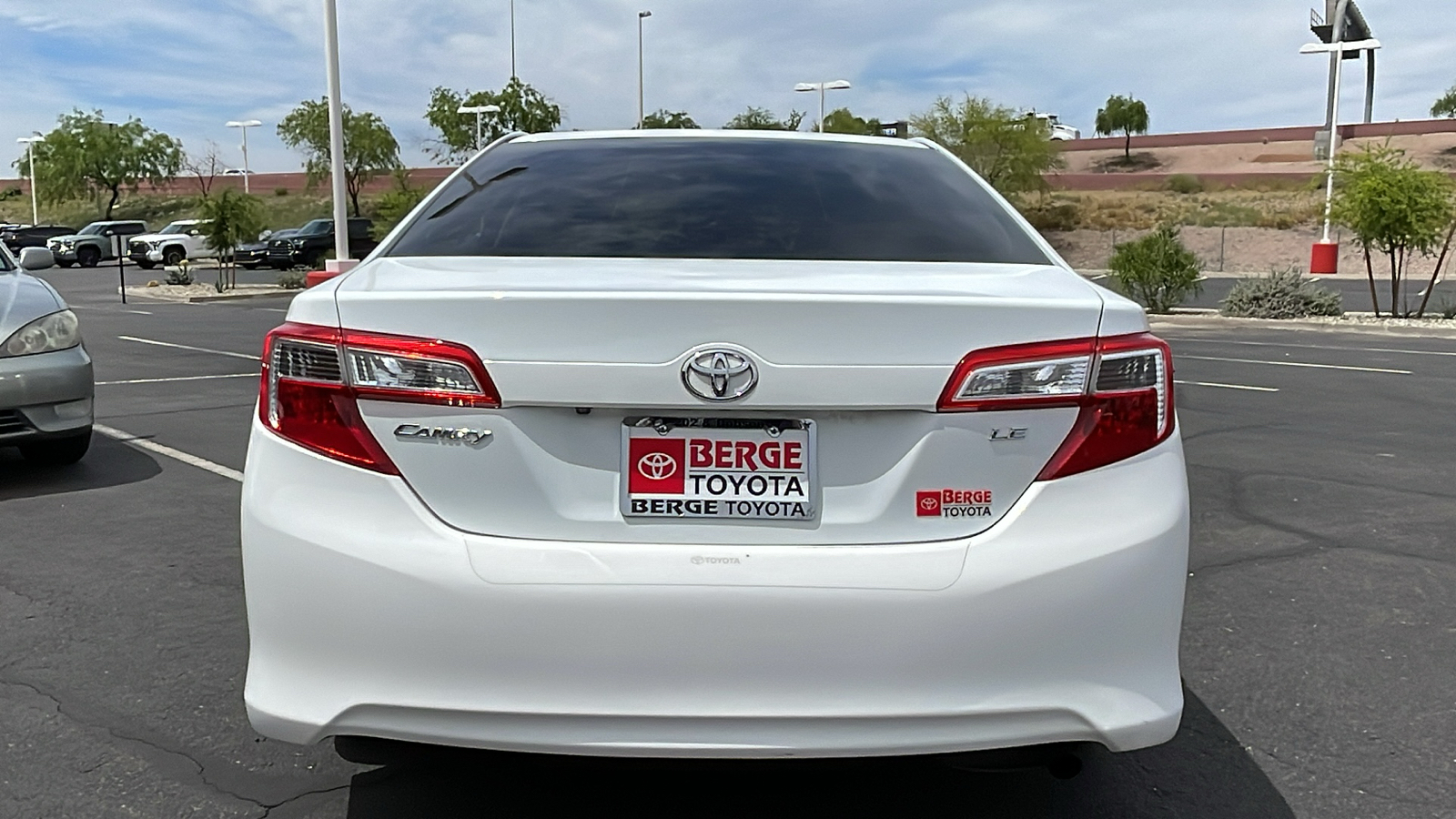 2014 Toyota Camry LE 22