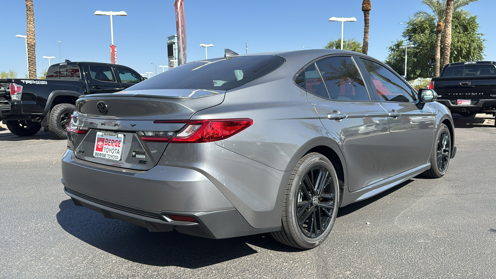 2025 Toyota Camry SE 23