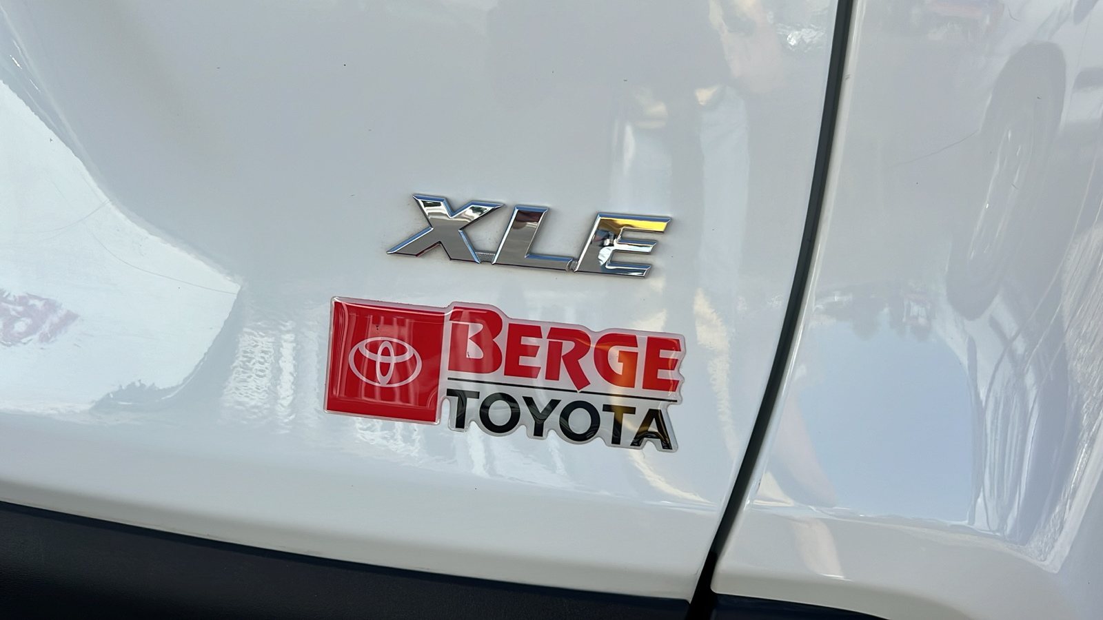 2019 Toyota RAV4 XLE 26