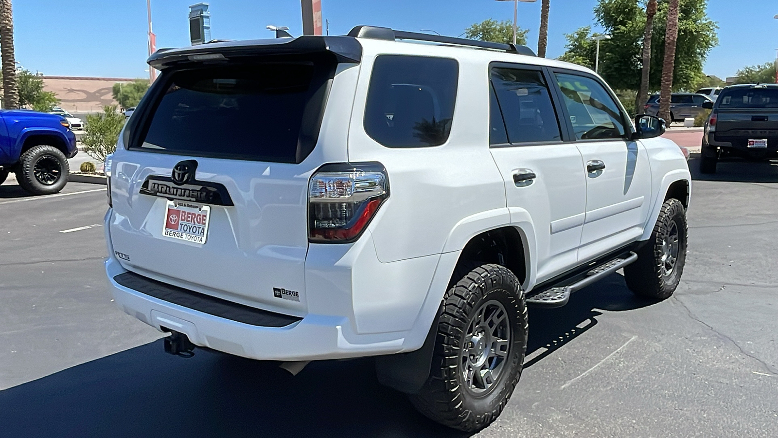 2020 Toyota 4Runner Venture 25