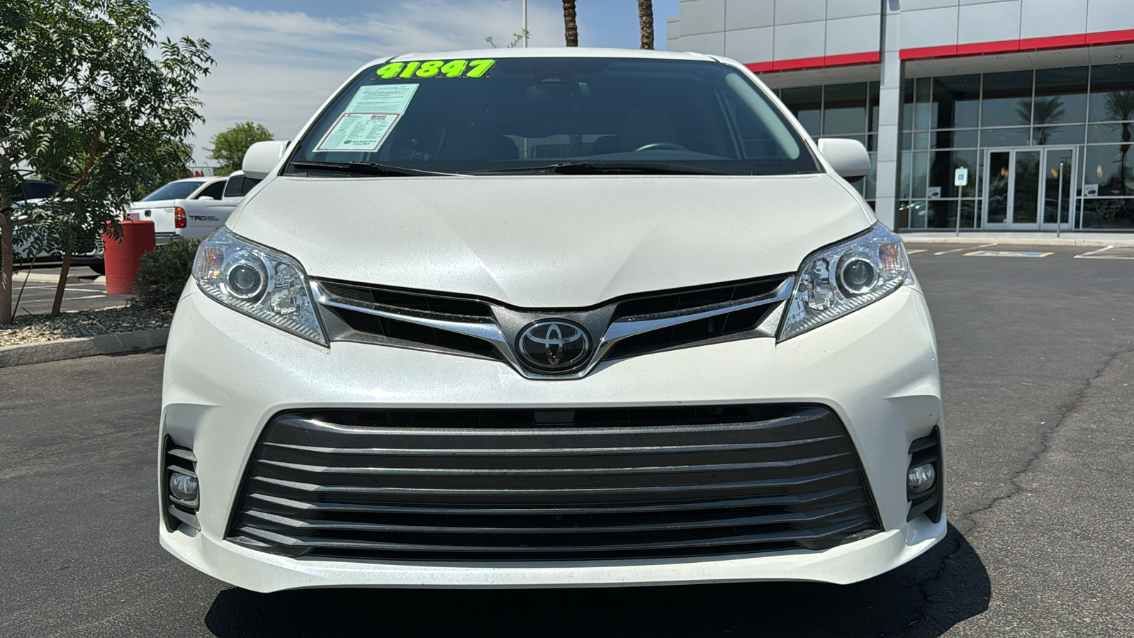 2020 Toyota Sienna XLE 2