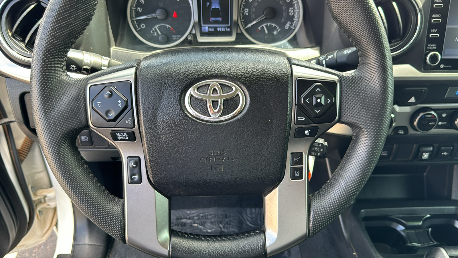 2022 Toyota Tacoma 4WD SR5 8