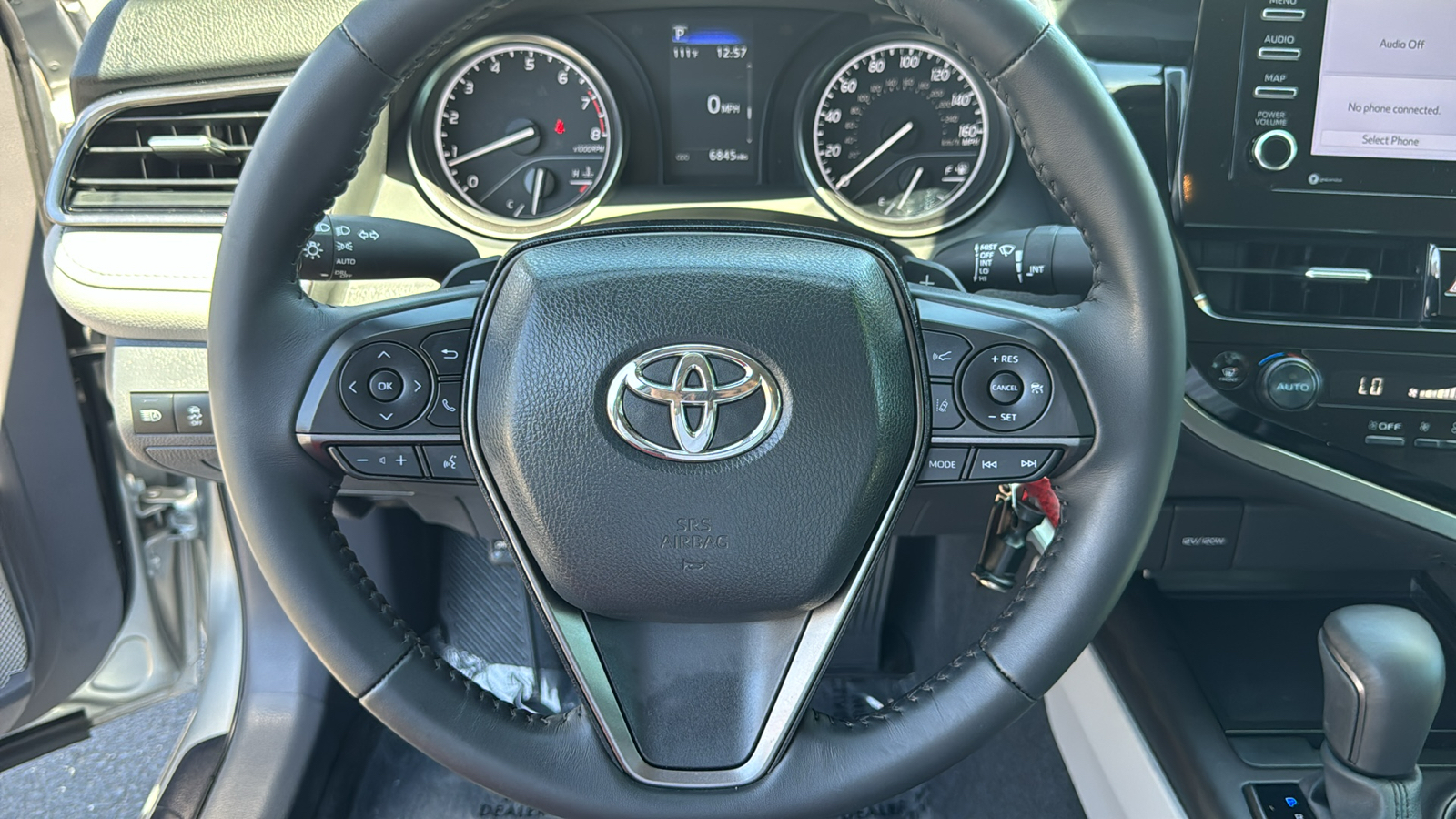 2024 Toyota Camry SE 8