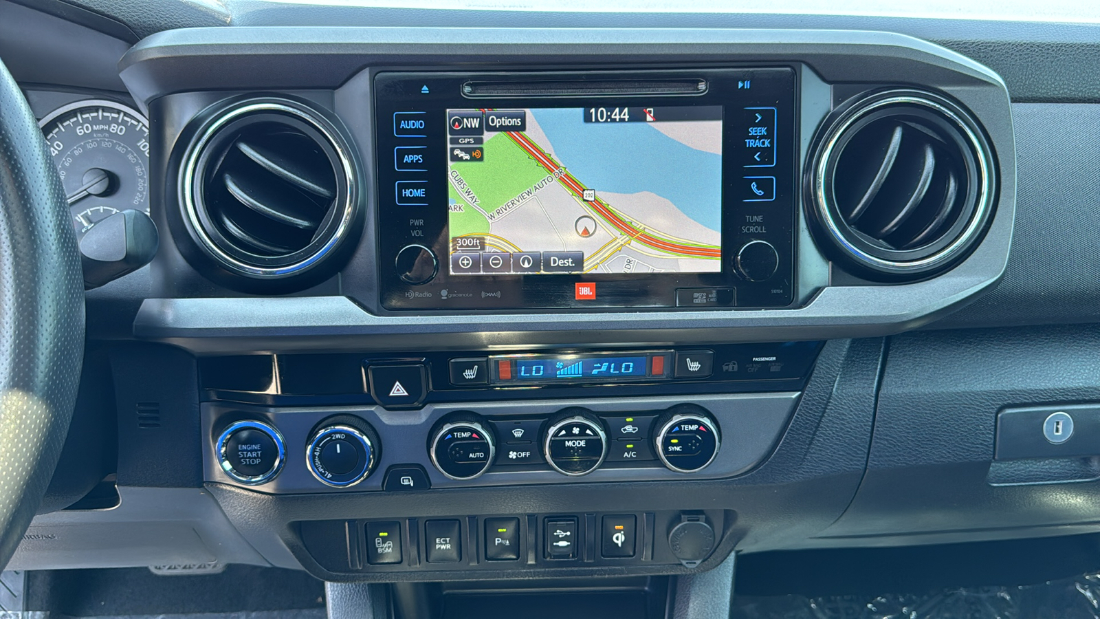 2017 Toyota Tacoma SR 11