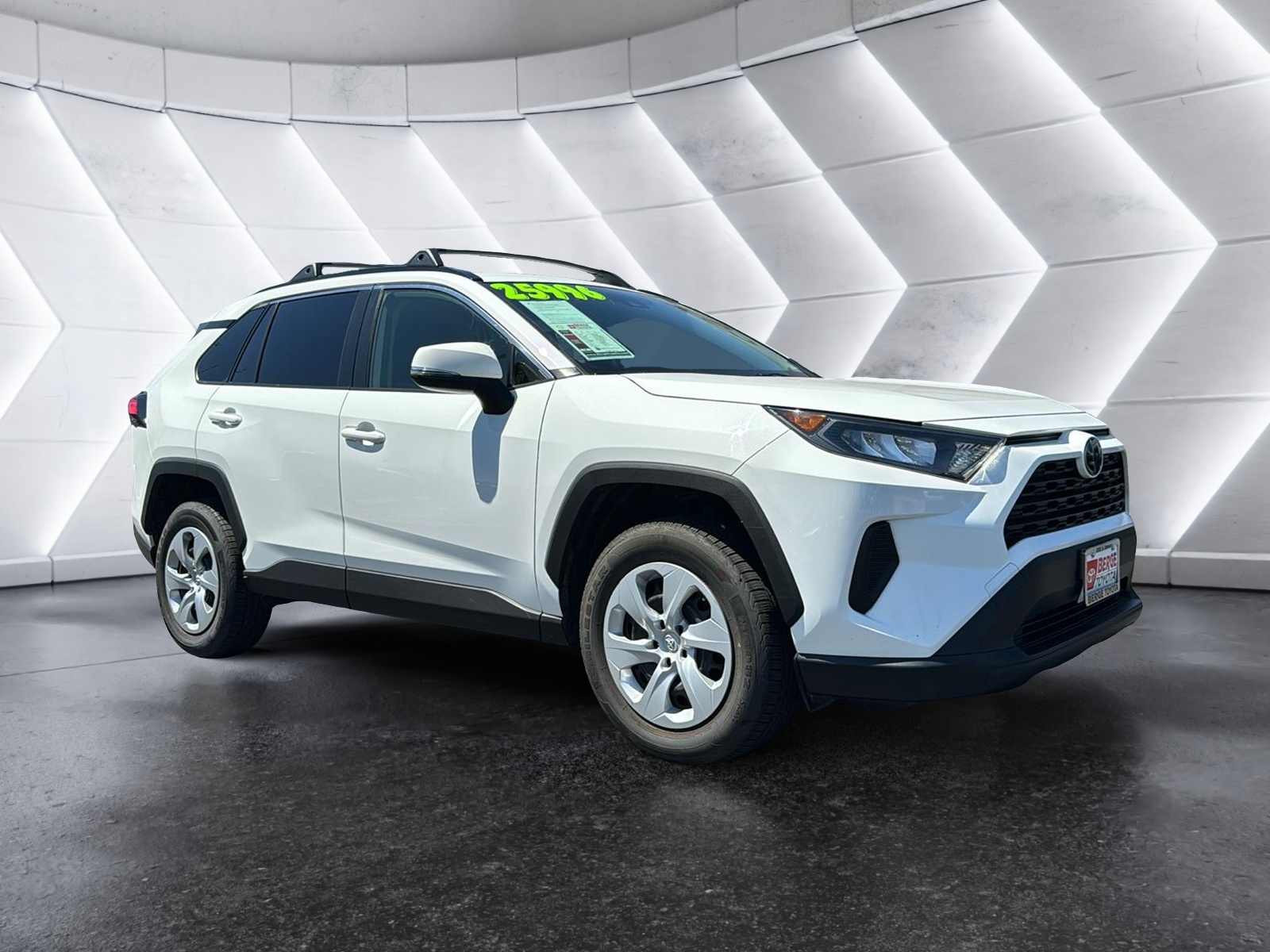 2019 Toyota RAV4 LE 1