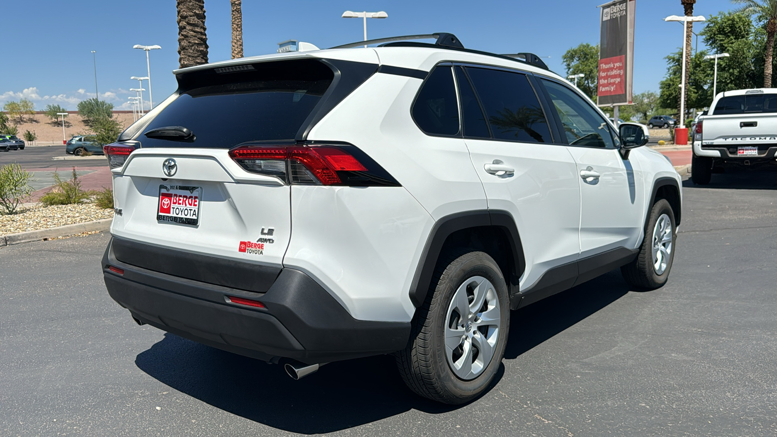 2019 Toyota RAV4 LE 24