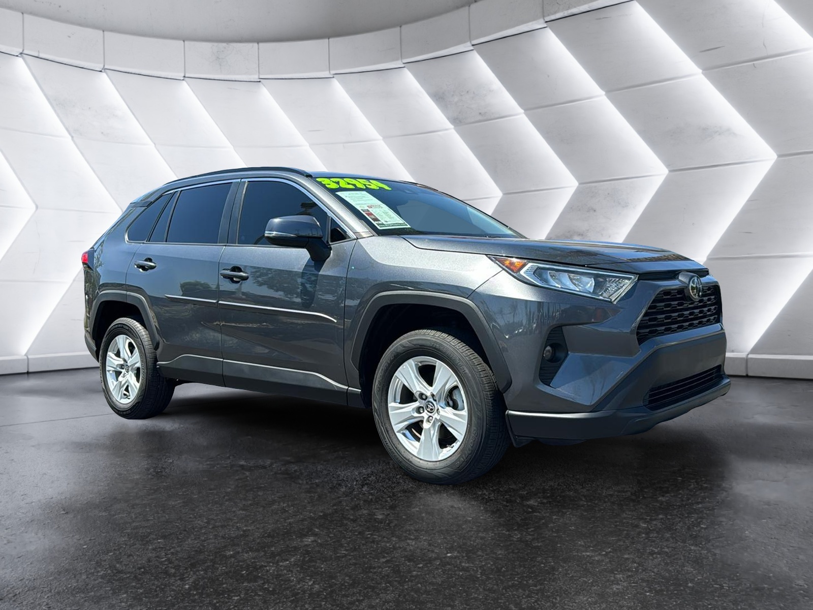 2021 Toyota RAV4 XLE 1