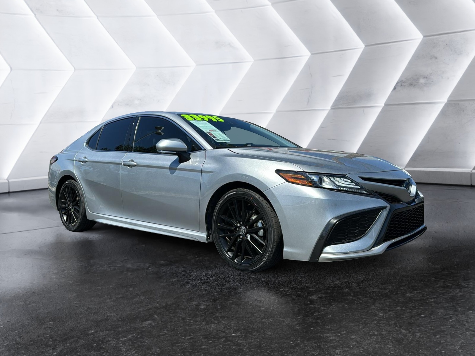 2023 Toyota Camry Hybrid XSE 1