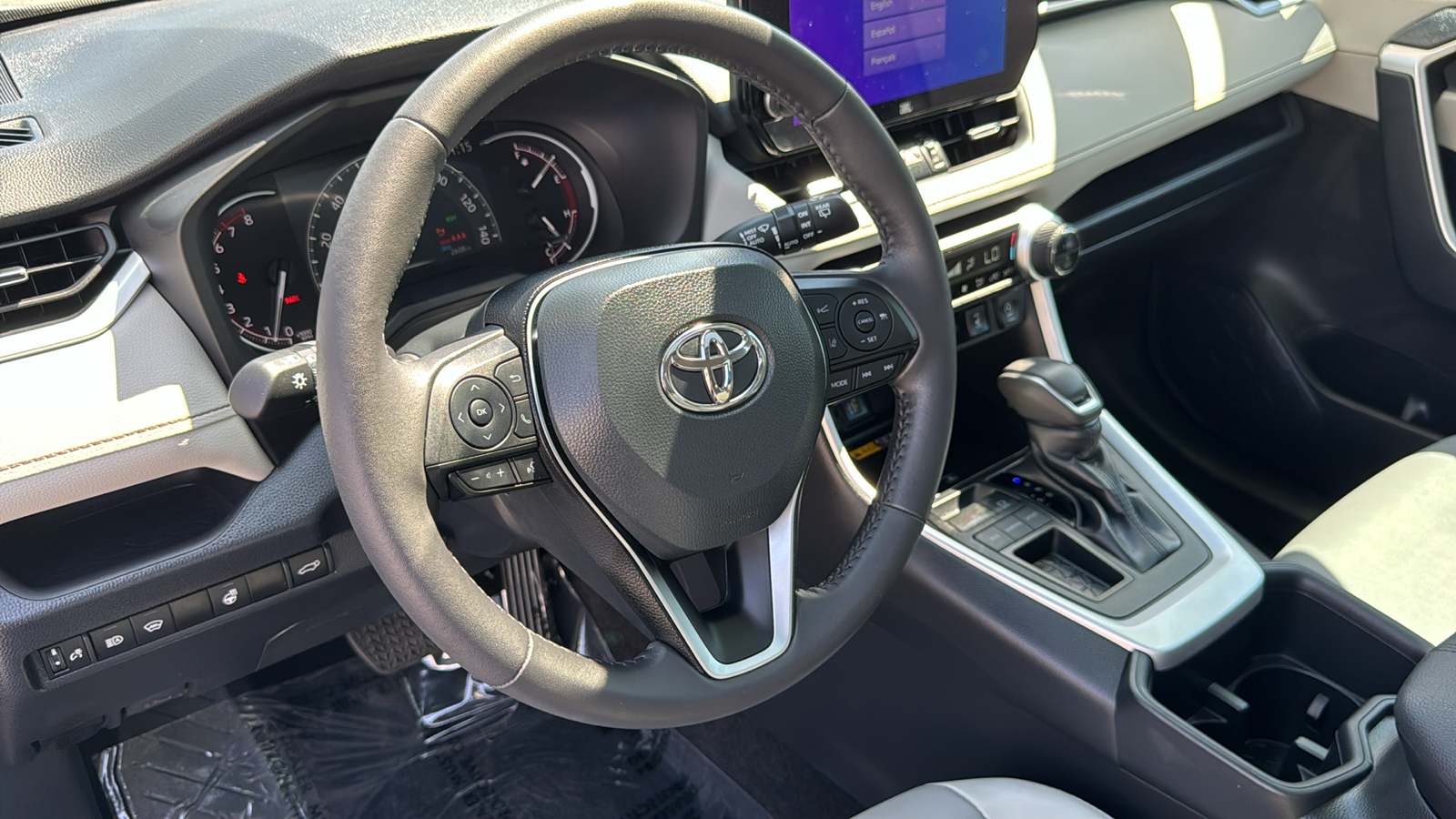 2024 Toyota RAV4 XLE Premium 15