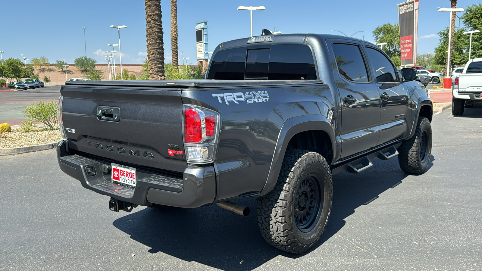 2023 Toyota Tacoma 4WD TRD Off Road 23