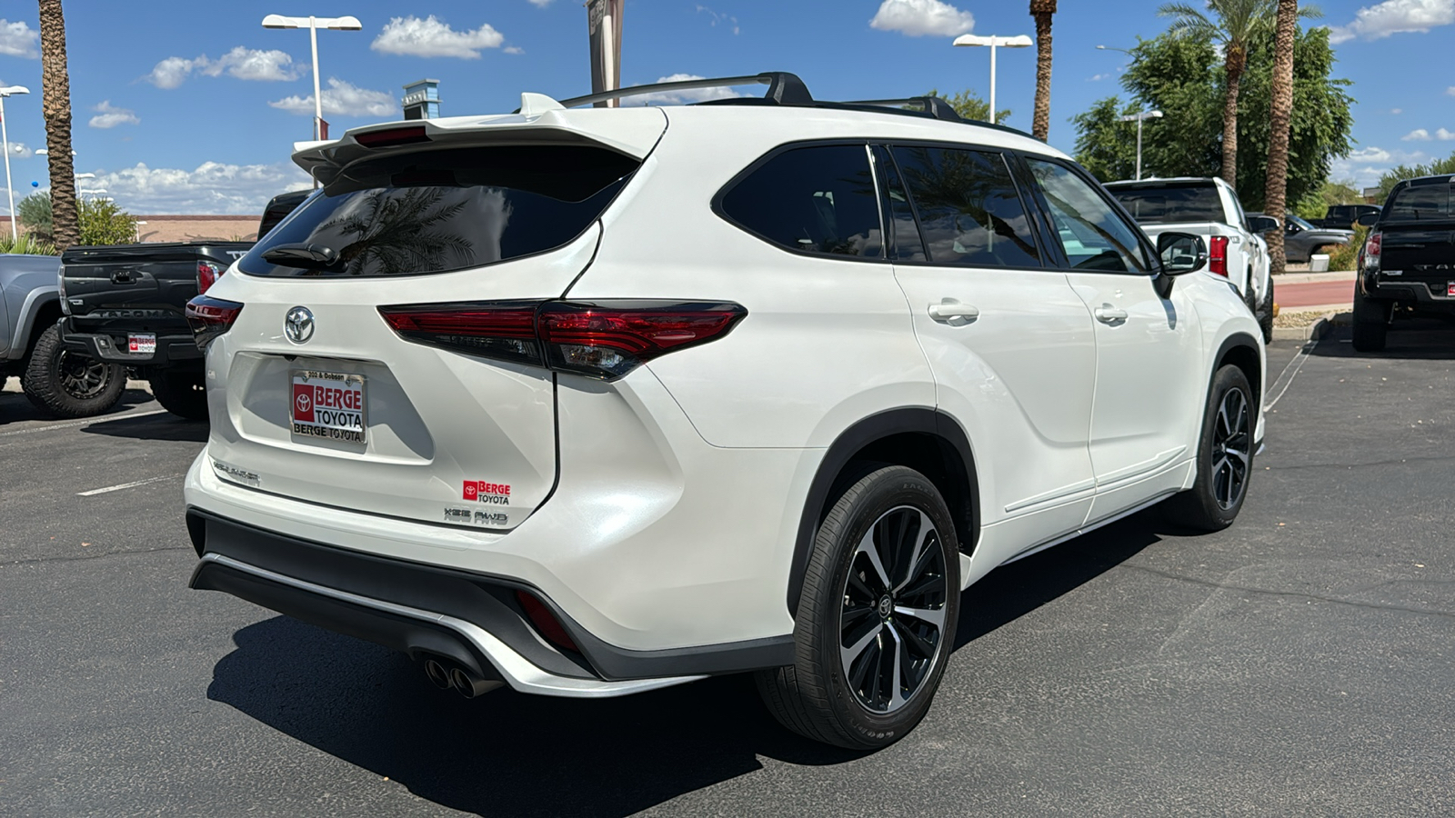 2021 Toyota Highlander XSE 27